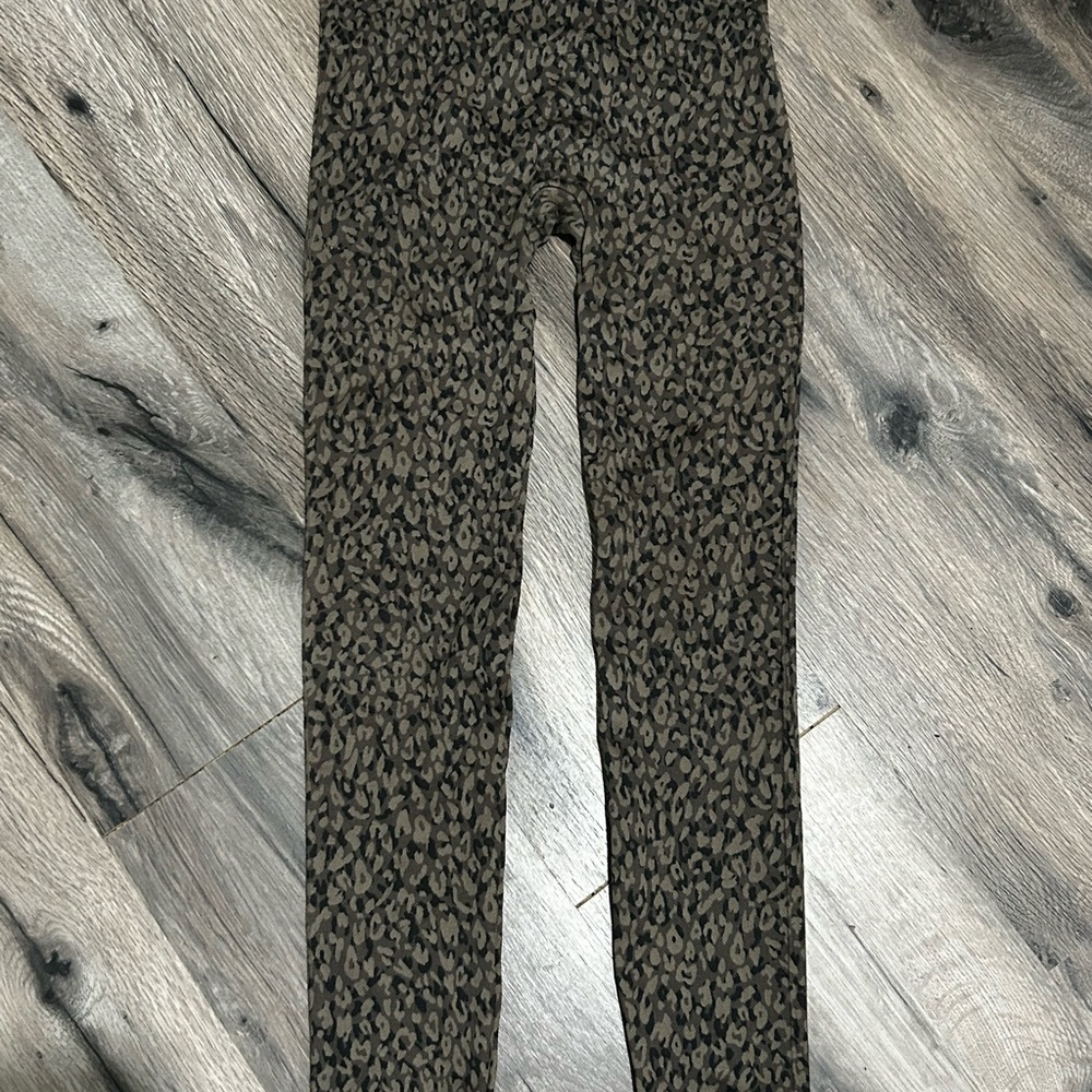 SPANX Gray Leopard Print Leggings